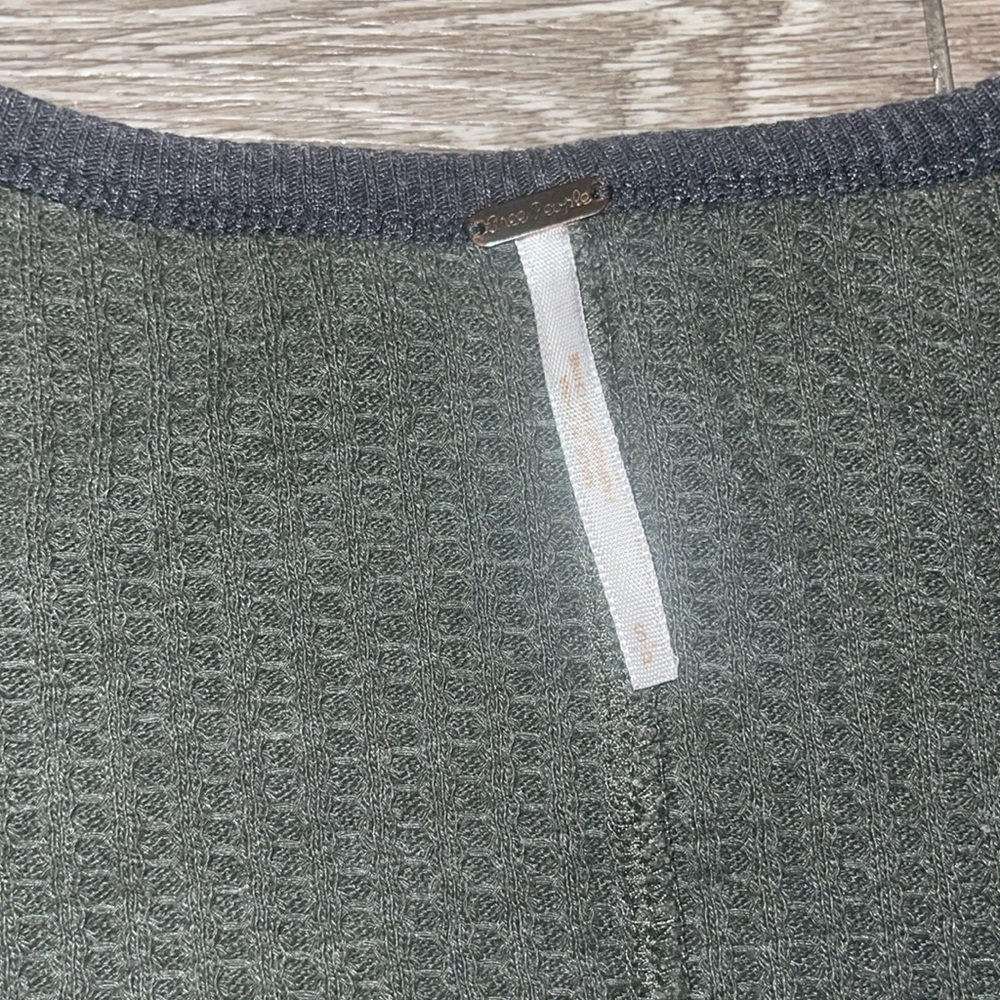 Free people waffle thermal scoop neck top size small Olive Green Women's Top - Picture 2 of 5